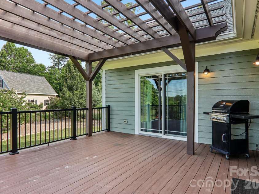 17 Hamilton Woods Lane, Etowah, NC 28729.  MLS# CAR4397460, YatesRealty ID 39431. 