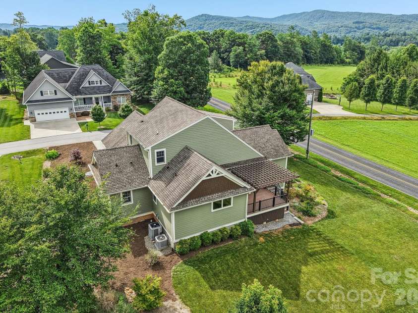 17 Hamilton Woods Lane, Etowah, NC 28729.  MLS# CAR4397460, YatesRealty ID 39431. 