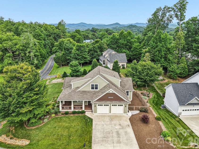 17 Hamilton Woods Lane, Etowah, NC 28729.  MLS# CAR4397460, YatesRealty ID 39431. 