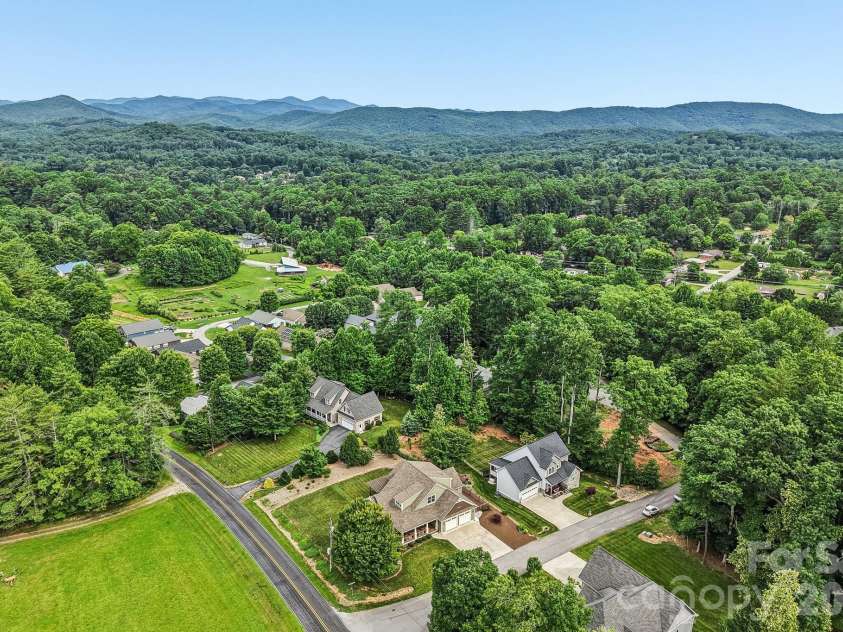 17 Hamilton Woods Lane, Etowah, NC 28729.  MLS# CAR4397460, YatesRealty ID 39431. 