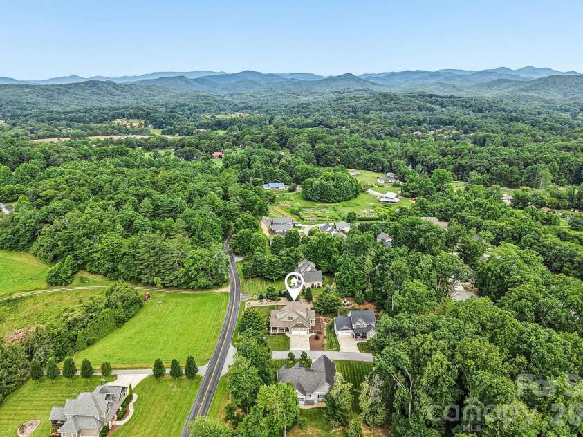 17 Hamilton Woods Lane, Etowah, NC 28729.  MLS# CAR4397460, YatesRealty ID 39431. 