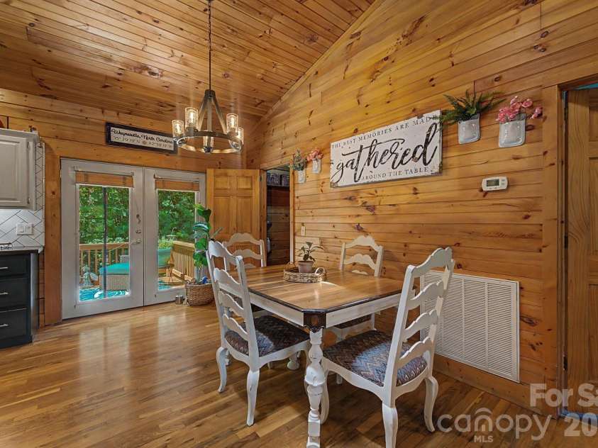 91 Tibi Lane, Waynesville, NC 28785.  MLS# CAR4405996, YatesRealty ID 39433. Dining area