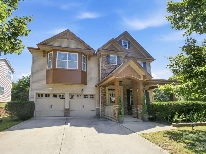 12604 Congregation Drive, Charlotte, NC 28278.  MLS# CAR4405985, YatesRealty ID 39434. 