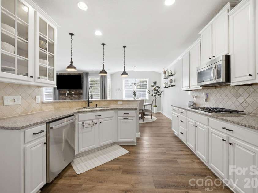 12604 Congregation Drive, Charlotte, NC 28278.  MLS# CAR4405985, YatesRealty ID 39434. 