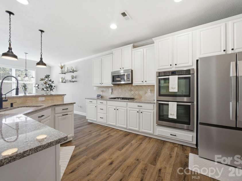 12604 Congregation Drive, Charlotte, NC 28278.  MLS# CAR4405985, YatesRealty ID 39434. 