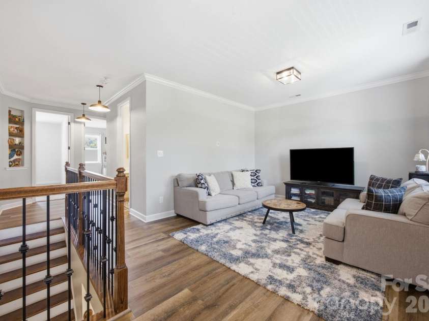 12604 Congregation Drive, Charlotte, NC 28278.  MLS# CAR4405985, YatesRealty ID 39434. 