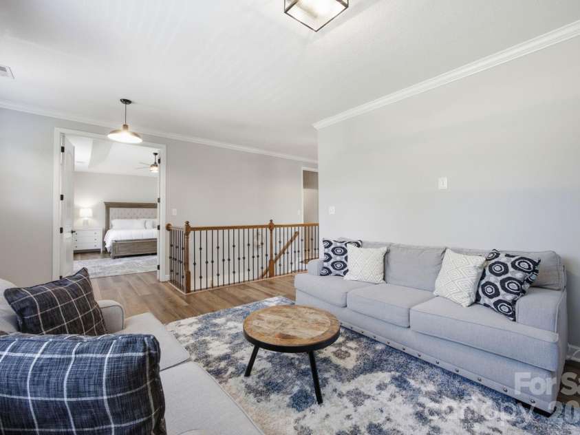 12604 Congregation Drive, Charlotte, NC 28278.  MLS# CAR4405985, YatesRealty ID 39434. 