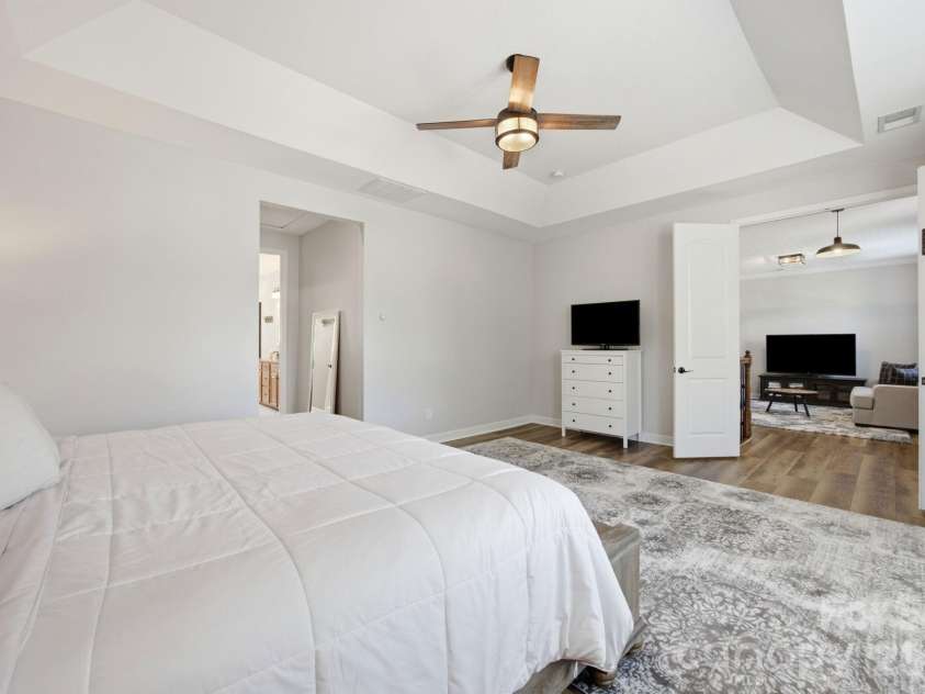 12604 Congregation Drive, Charlotte, NC 28278.  MLS# CAR4405985, YatesRealty ID 39434. 