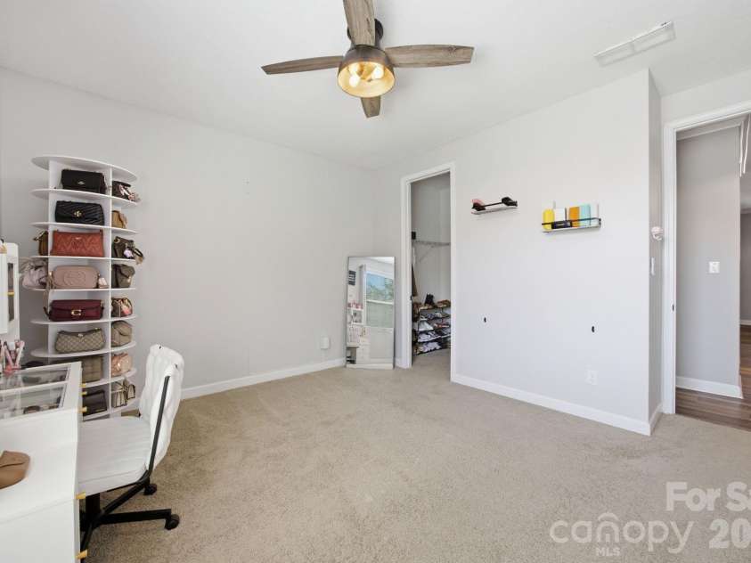 12604 Congregation Drive, Charlotte, NC 28278.  MLS# CAR4405985, YatesRealty ID 39434. 