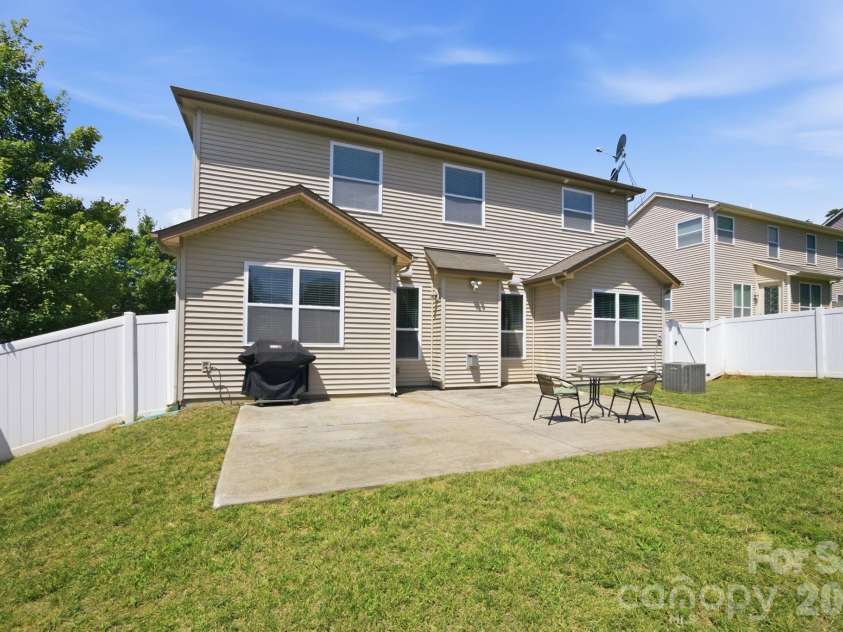 12604 Congregation Drive, Charlotte, NC 28278.  MLS# CAR4405985, YatesRealty ID 39434. 