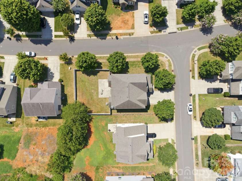 12604 Congregation Drive, Charlotte, NC 28278.  MLS# CAR4405985, YatesRealty ID 39434. 