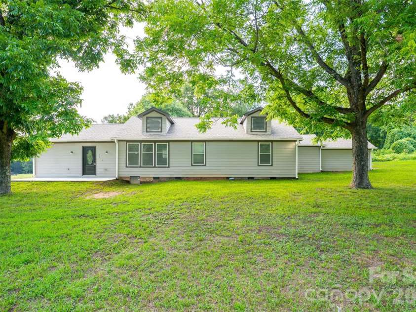 2136 NC 150 Highway, Lincolnton, NC 28092.  MLS# CAR4407025, YatesRealty ID 39435. 