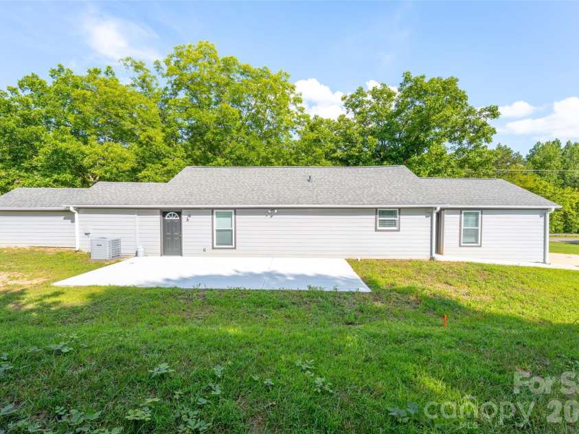 2136 NC 150 Highway, Lincolnton, NC 28092.  MLS# CAR4407025, YatesRealty ID 39435. 