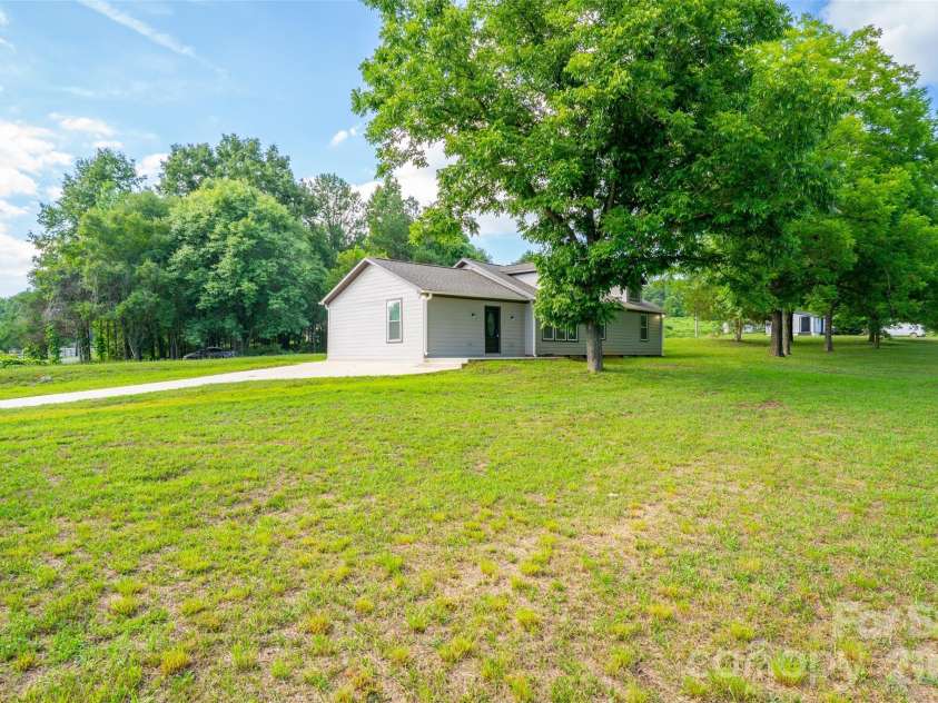 2136 NC 150 Highway, Lincolnton, NC 28092.  MLS# CAR4407025, YatesRealty ID 39435. 