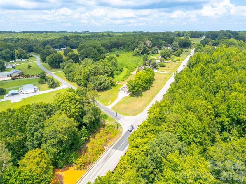 2136 NC 150 Highway, Lincolnton, NC 28092.  MLS# CAR4407025, YatesRealty ID 39435. 