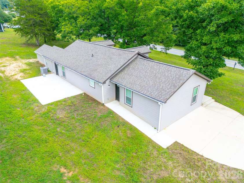 2136 NC 150 Highway, Lincolnton, NC 28092.  MLS# CAR4407025, YatesRealty ID 39435. 