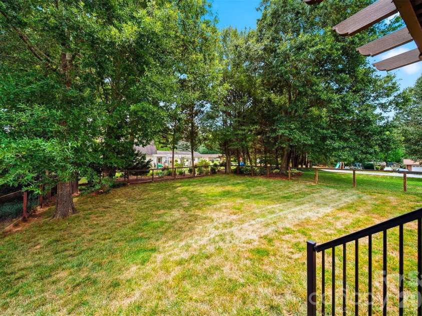 2404 23rd Street Drive, Hickory, NC 28601.  MLS# CAR4406434, YatesRealty ID 39438. 