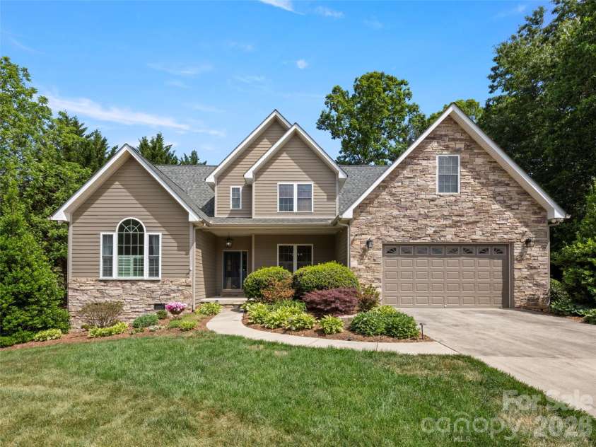 47 Drakes Meadow Lane, Arden, NC 28704.  MLS# CAR4382359, YatesRealty ID 39439. 