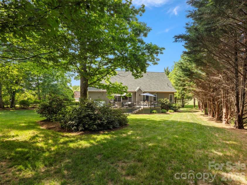 47 Drakes Meadow Lane, Arden, NC 28704.  MLS# CAR4382359, YatesRealty ID 39439. 
