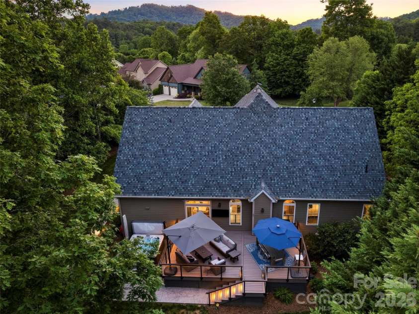 47 Drakes Meadow Lane, Arden, NC 28704.  MLS# CAR4382359, YatesRealty ID 39439. 