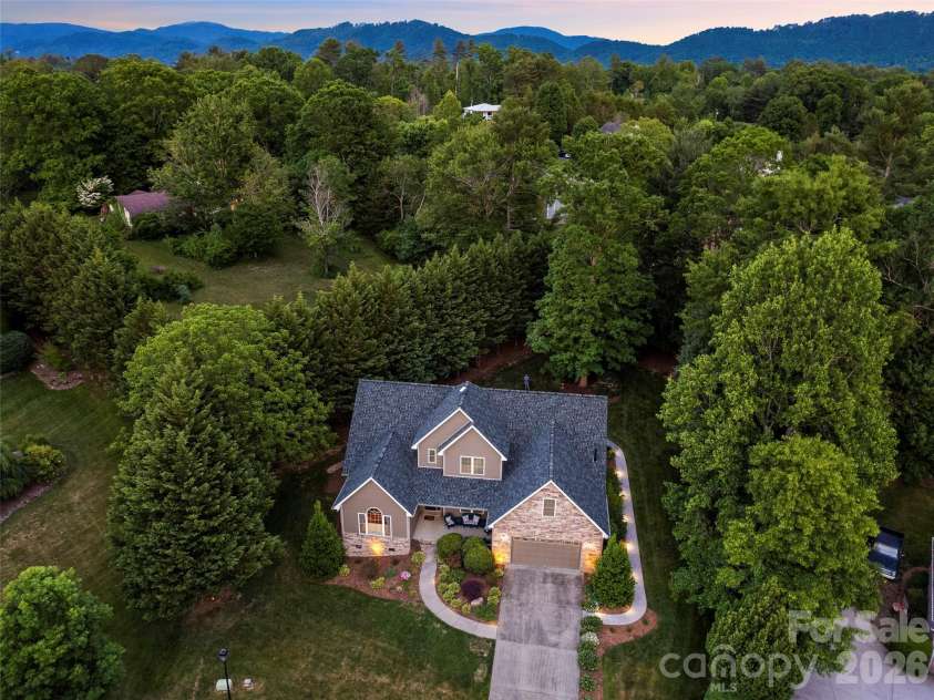 47 Drakes Meadow Lane, Arden, NC 28704.  MLS# CAR4382359, YatesRealty ID 39439. 