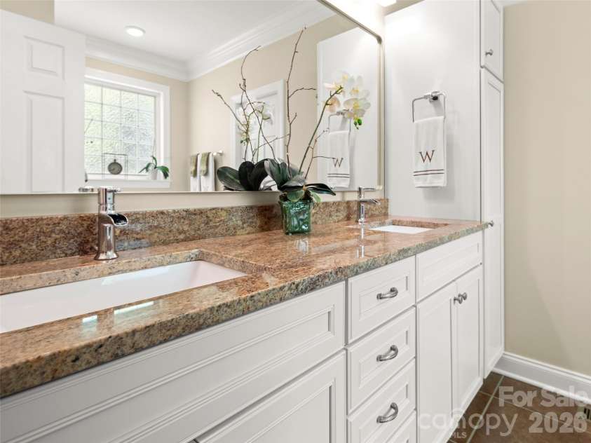 47 Drakes Meadow Lane, Arden, NC 28704.  MLS# CAR4382359, YatesRealty ID 39439. Primary Bath