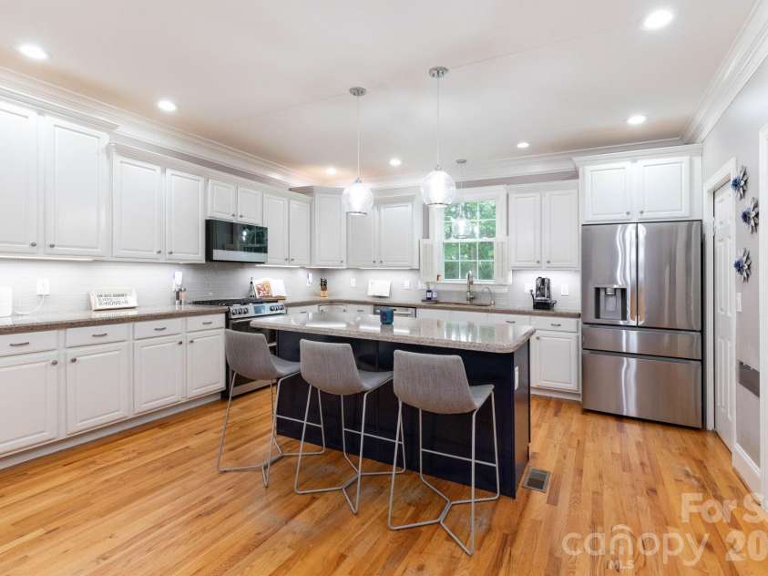 47 Drakes Meadow Lane, Arden, NC 28704.  MLS# CAR4427220, YatesRealty ID 39439. Kitchen