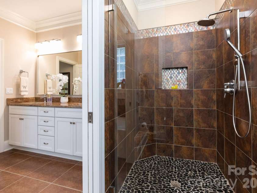 47 Drakes Meadow Lane, Arden, NC 28704.  MLS# CAR4427220, YatesRealty ID 39439. Primary Bathroom