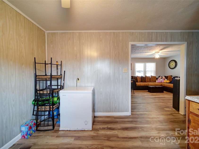 102 Wilshire Avenue, Hamlet, NC 28345.  MLS# CAR4232474, YatesRealty ID 3944. Kitchen