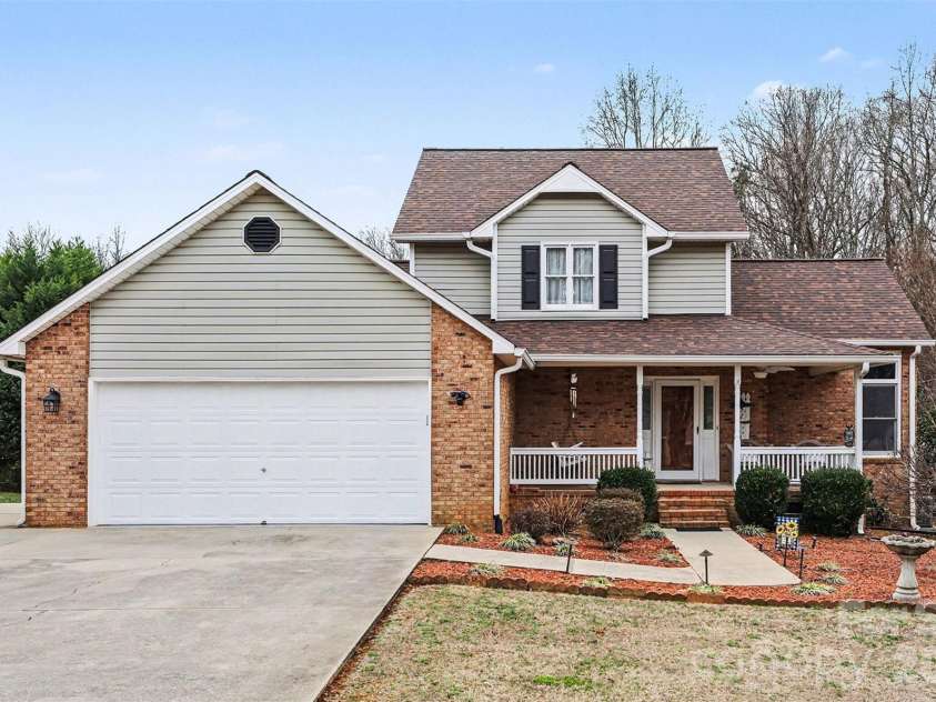 300 Kilmer Lane, Mooresville, NC 28115.  MLS# CAR4337931, YatesRealty ID 3944. 