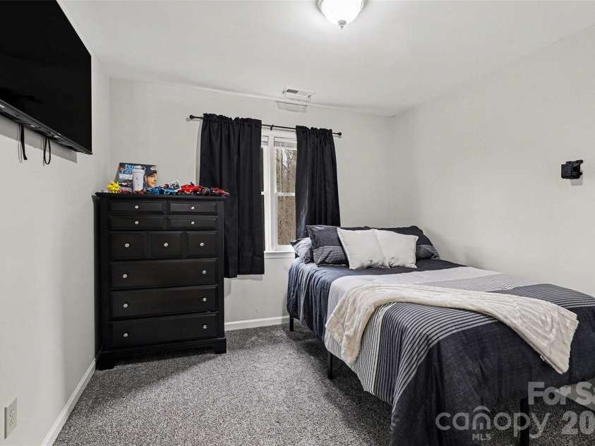 300 Kilmer Lane, Mooresville, NC 28115.  MLS# CAR4337931, YatesRealty ID 3944. 