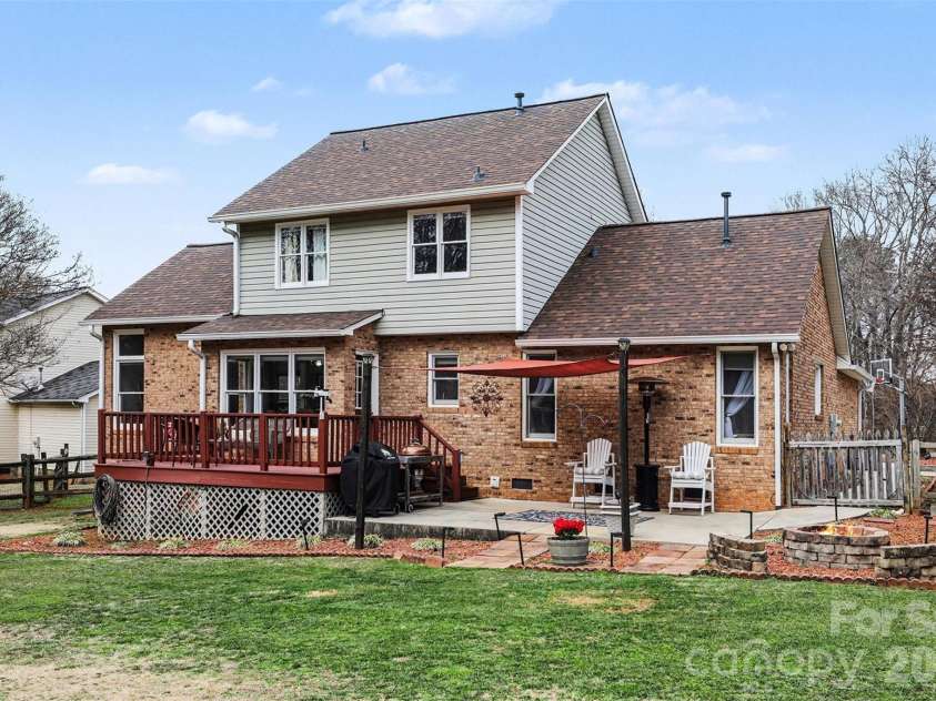 300 Kilmer Lane, Mooresville, NC 28115.  MLS# CAR4337931, YatesRealty ID 3944. 