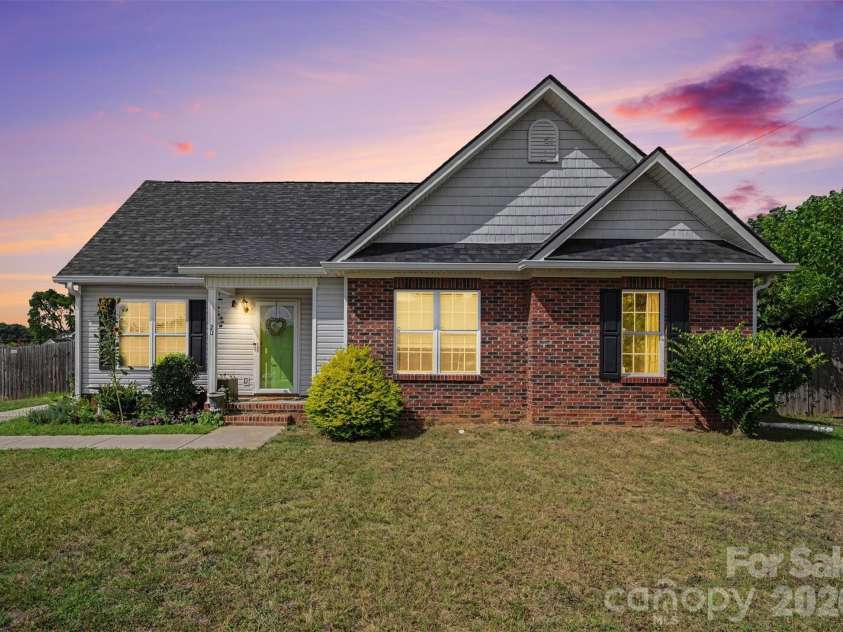 20 Wright Street, Rock Hill, SC 29730.  MLS# CAR4406823, YatesRealty ID 39440. 