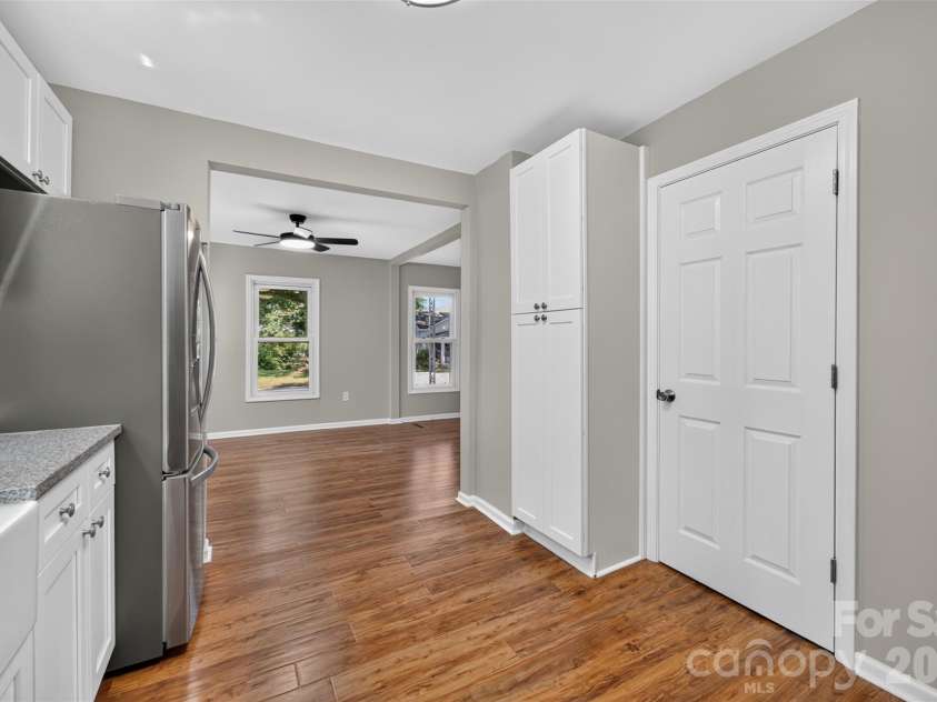 620 10th Street Boulevard, Hickory, NC 28601.  MLS# CAR4406989, YatesRealty ID 39441. 
