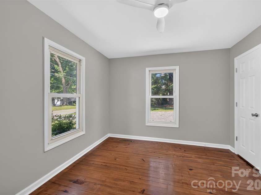 620 10th Street Boulevard, Hickory, NC 28601.  MLS# CAR4406989, YatesRealty ID 39441. Bedroom #3