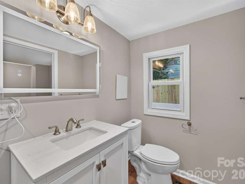 620 10th Street Boulevard, Hickory, NC 28601.  MLS# CAR4406989, YatesRealty ID 39441. Love these new mirrors.