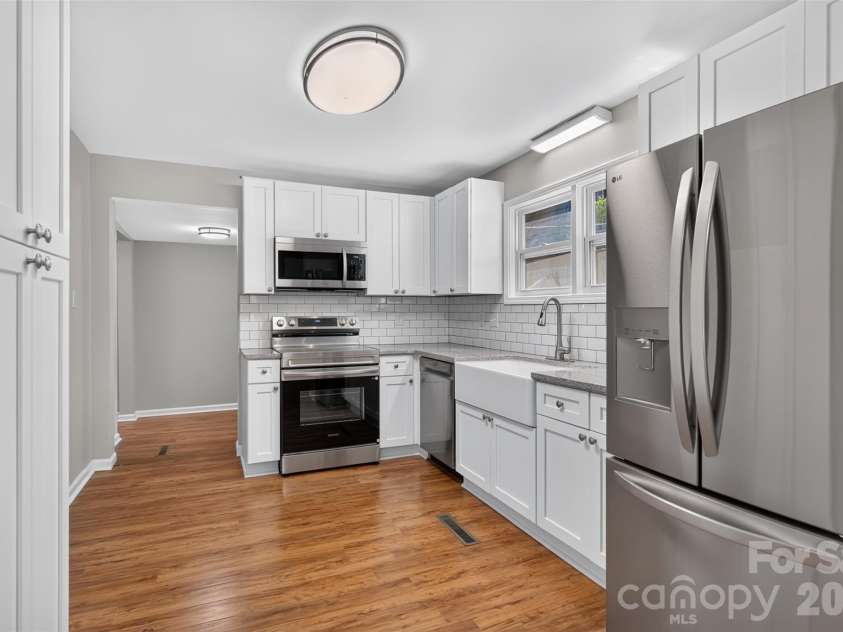 620 10th Street Boulevard, Hickory, NC 28601.  MLS# CAR4406989, YatesRealty ID 39441. New cabinets