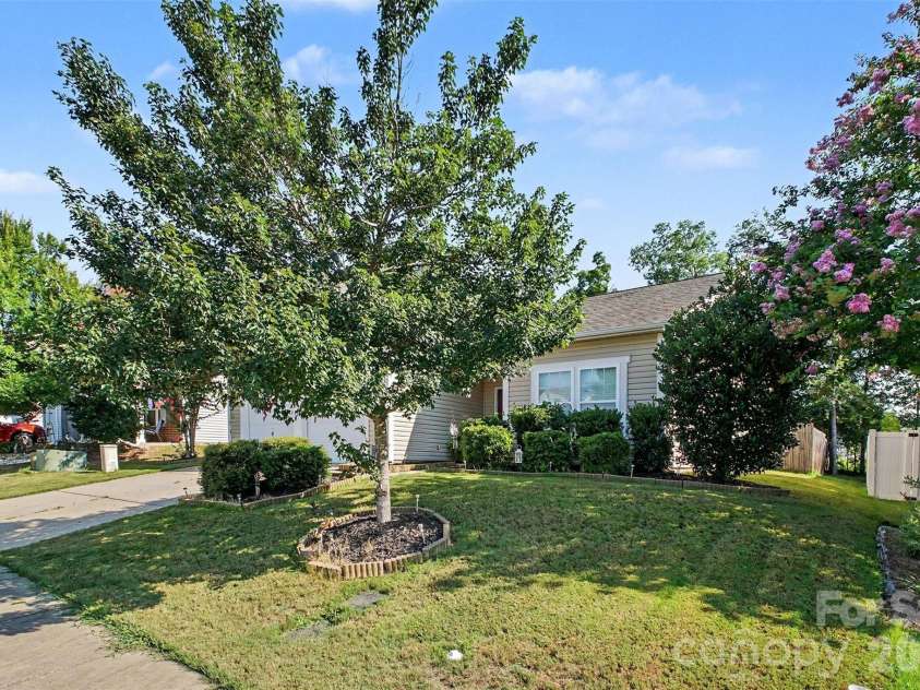 12792 Clydesdale Drive, Midland, NC 28107.  MLS# CAR4406872, YatesRealty ID 39442. 