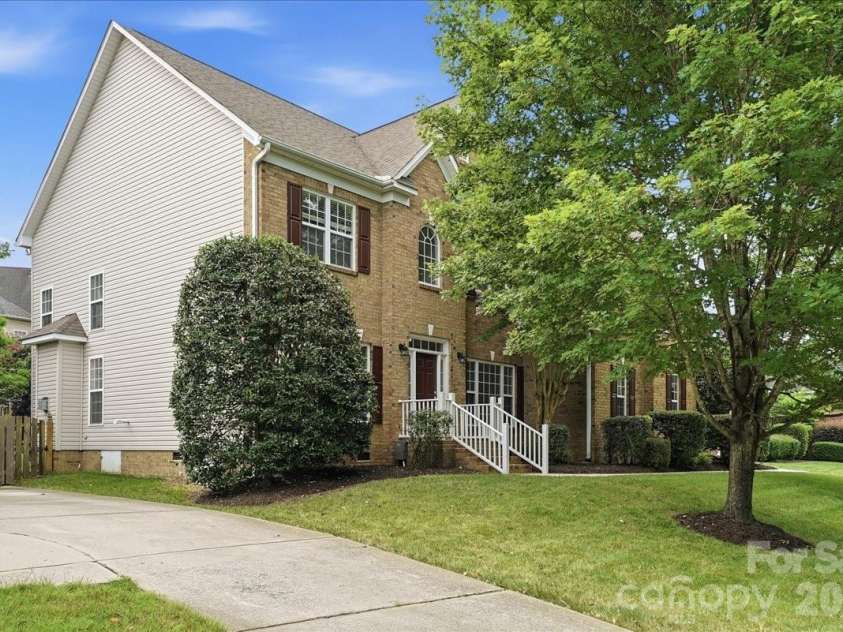 6055 Latta Springs Circle, Huntersville, NC 28078.  MLS# CAR4405877, YatesRealty ID 39443. 