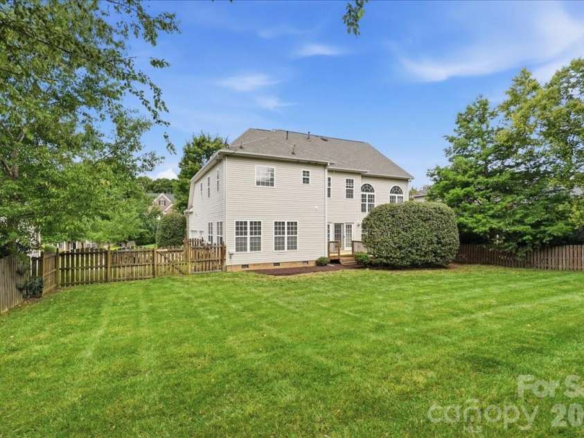 6055 Latta Springs Circle, Huntersville, NC 28078.  MLS# CAR4405877, YatesRealty ID 39443. 