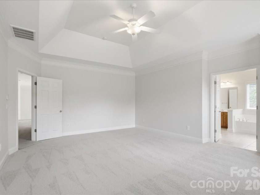 6055 Latta Springs Circle, Huntersville, NC 28078.  MLS# CAR4405877, YatesRealty ID 39443. 