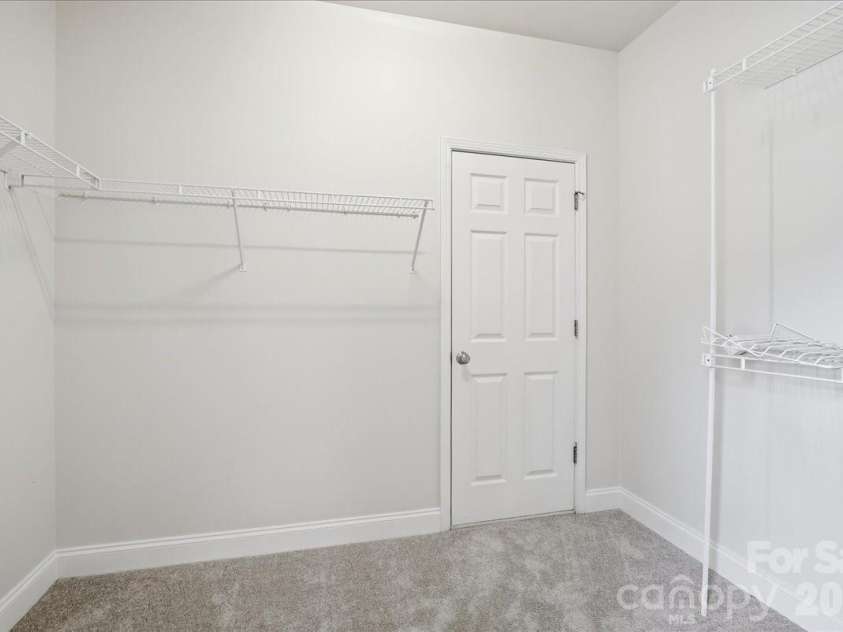 6055 Latta Springs Circle, Huntersville, NC 28078.  MLS# CAR4405877, YatesRealty ID 39443. 