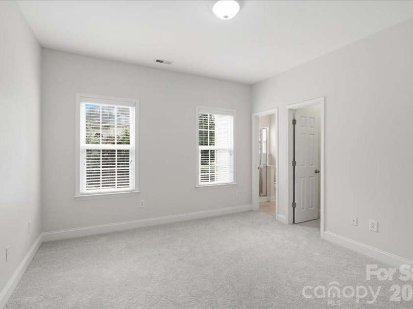 6055 Latta Springs Circle, Huntersville, NC 28078.  MLS# CAR4405877, YatesRealty ID 39443. 