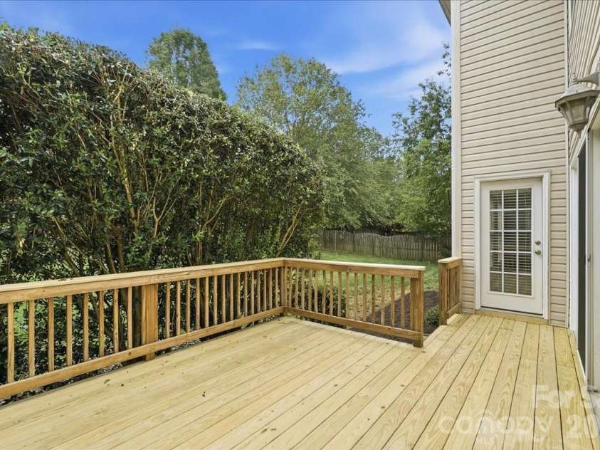 6055 Latta Springs Circle, Huntersville, NC 28078.  MLS# CAR4405877, YatesRealty ID 39443. New deck