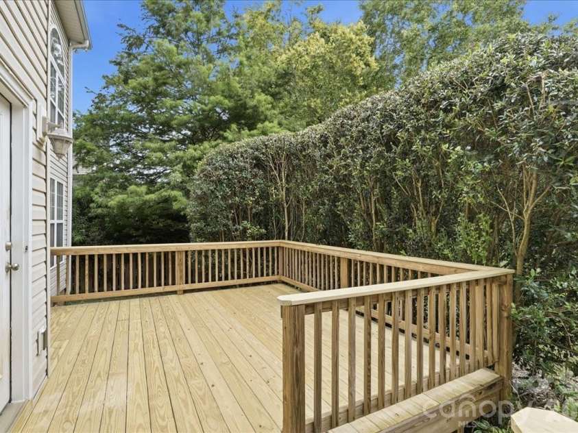 6055 Latta Springs Circle, Huntersville, NC 28078.  MLS# CAR4405877, YatesRealty ID 39443. New deck