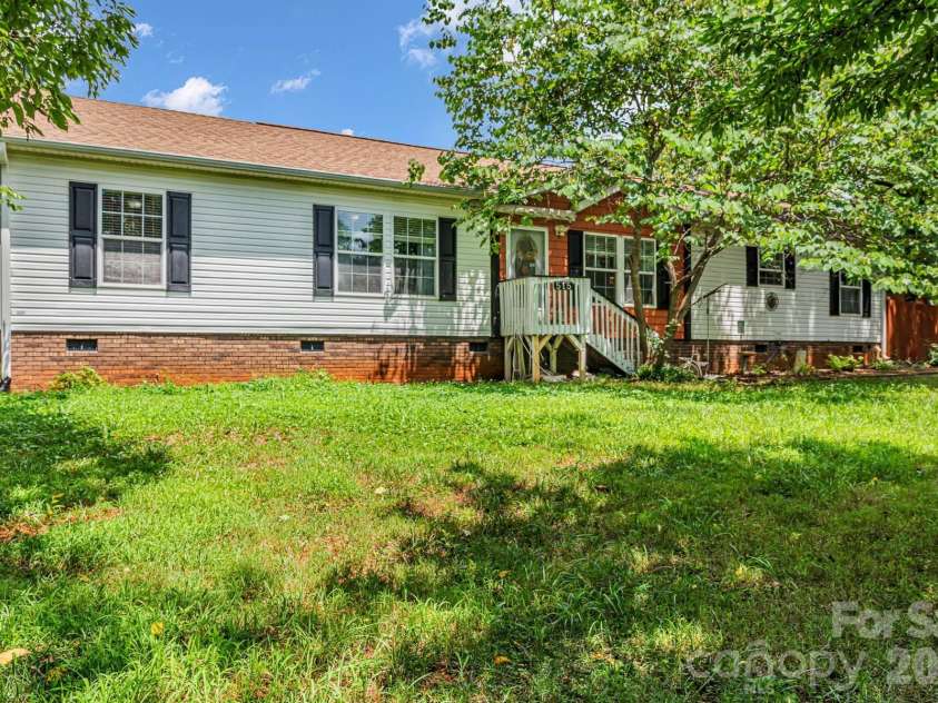 515 Wafford Road, Lexington, NC 27292.  MLS# CAR4407039, YatesRealty ID 39444. 
