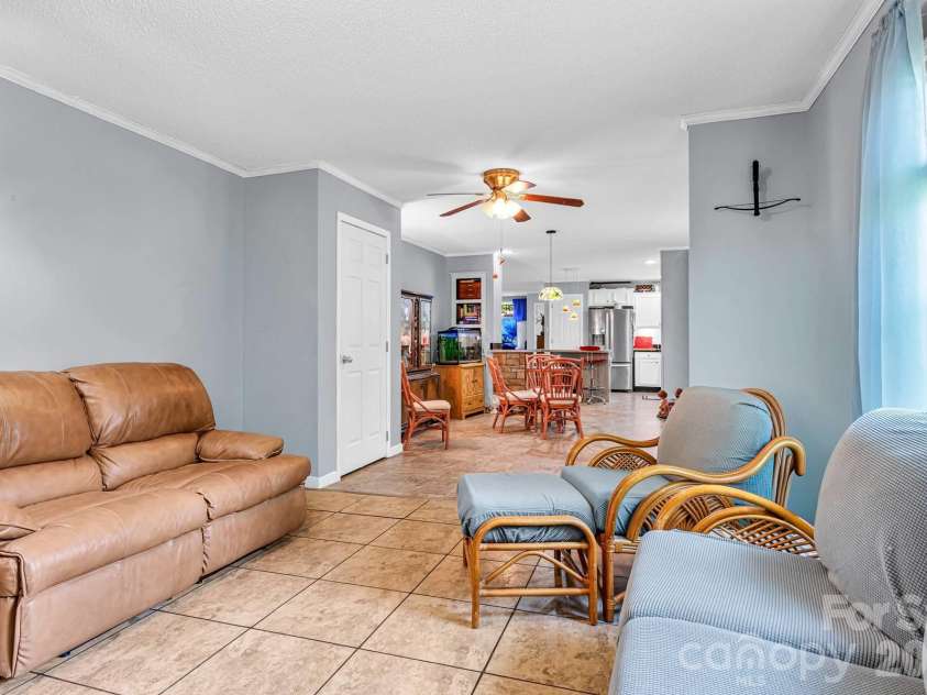 515 Wafford Road, Lexington, NC 27292.  MLS# CAR4407039, YatesRealty ID 39444. 