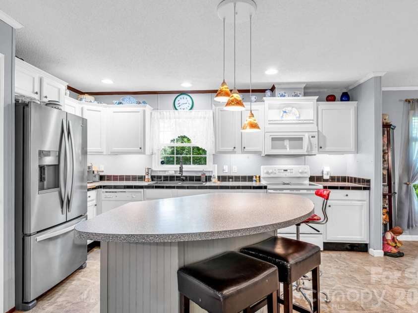 515 Wafford Road, Lexington, NC 27292.  MLS# CAR4407039, YatesRealty ID 39444. 