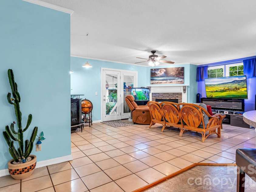 515 Wafford Road, Lexington, NC 27292.  MLS# CAR4407039, YatesRealty ID 39444. 