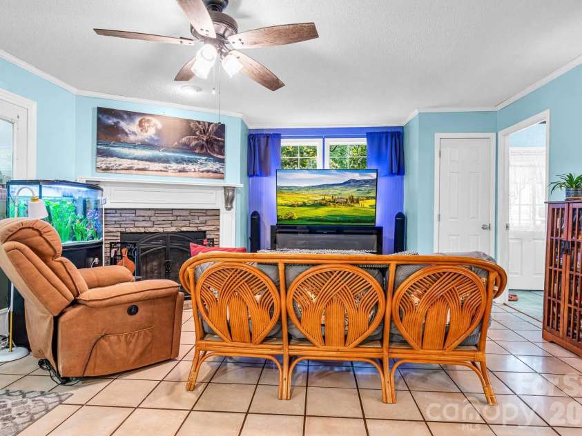515 Wafford Road, Lexington, NC 27292.  MLS# CAR4407039, YatesRealty ID 39444. 